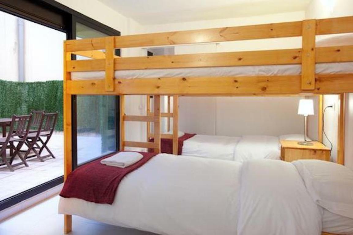 Spacious For Families Near Park Guell Barcellona